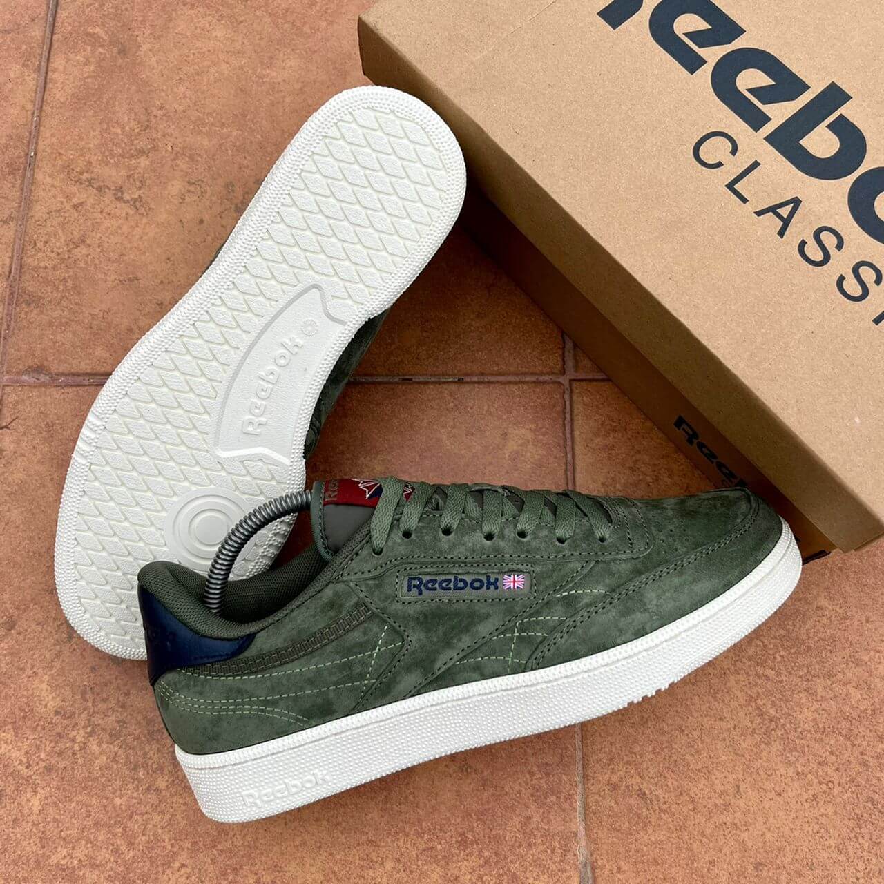 Green Reebok sneaker size 40-45 available in Ghana - sneaker Daisy 
